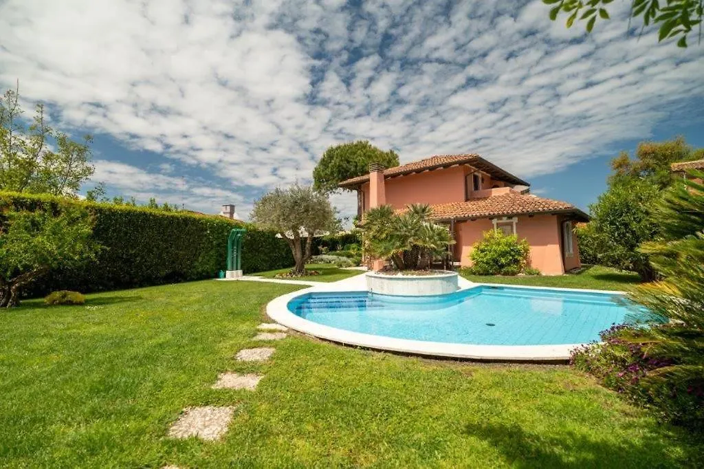 Villa Toscana Albarella Island Italia