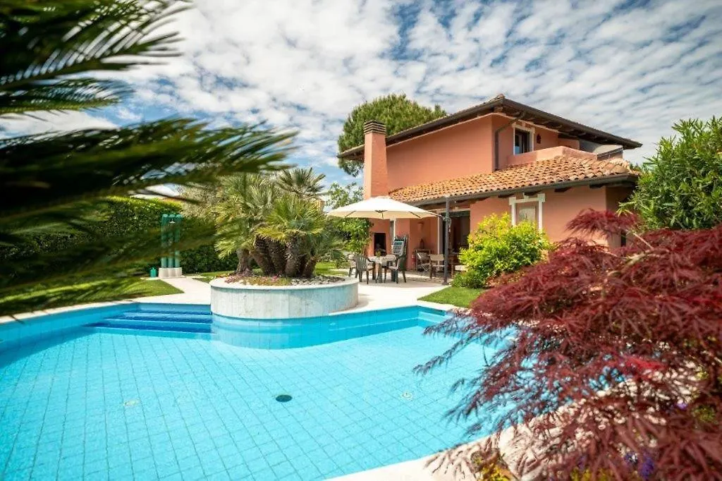 Toscana Albarella Island 0*,  Italia
